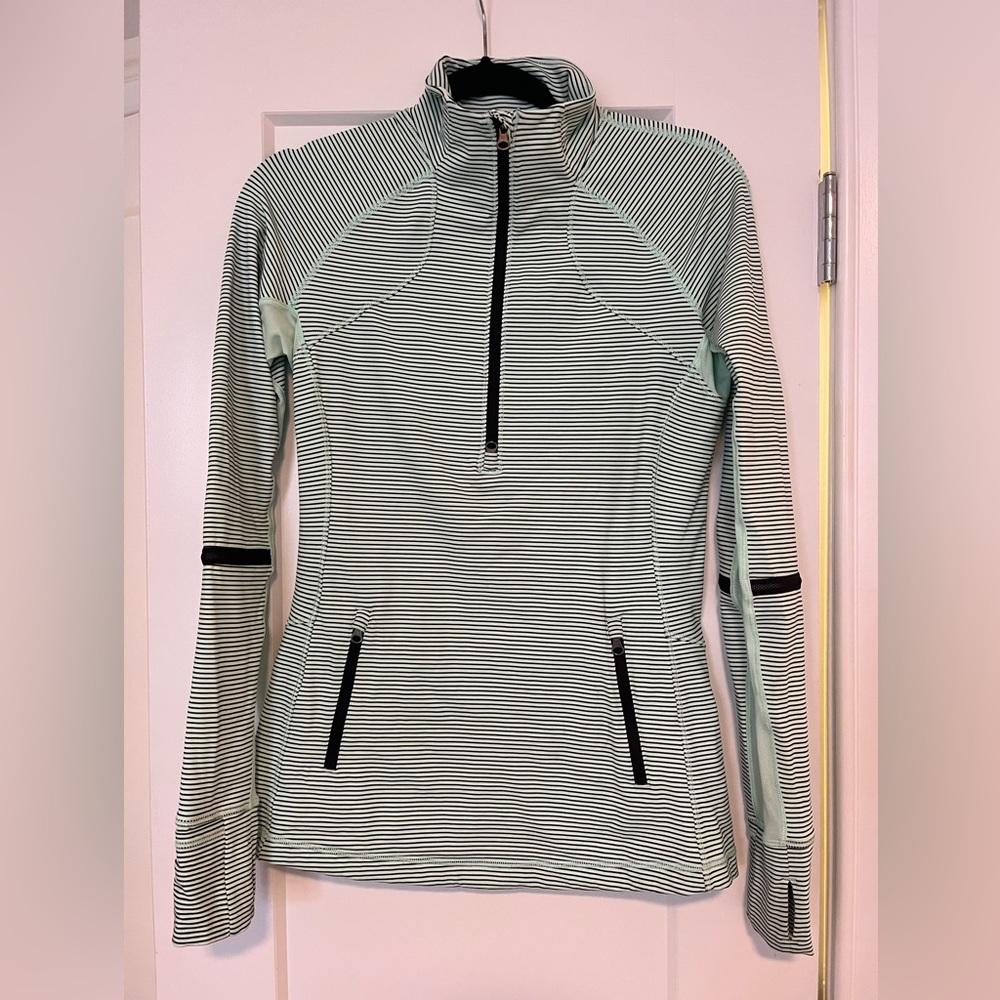 Lulu lemon half zip long sleeve, never worn, size 8